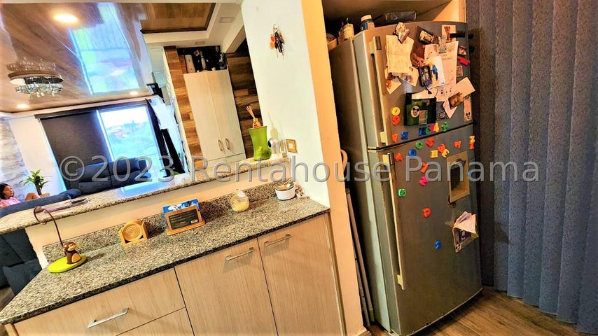 Renovated Apartment in PH Vistas del Rocío